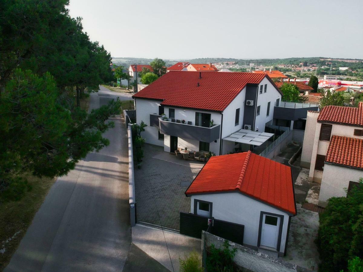 Apartman Nebo Pula Exterior photo