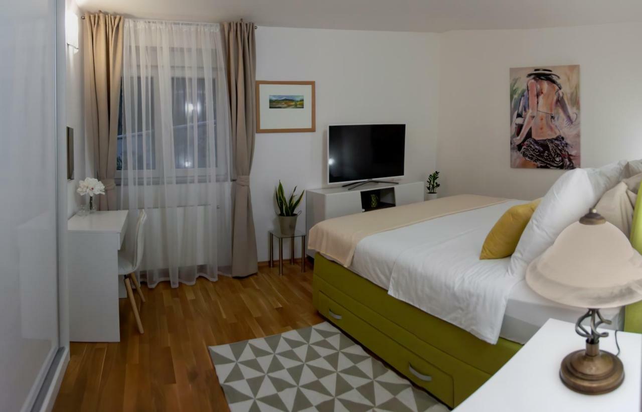 Apartman Nebo Pula Exterior photo