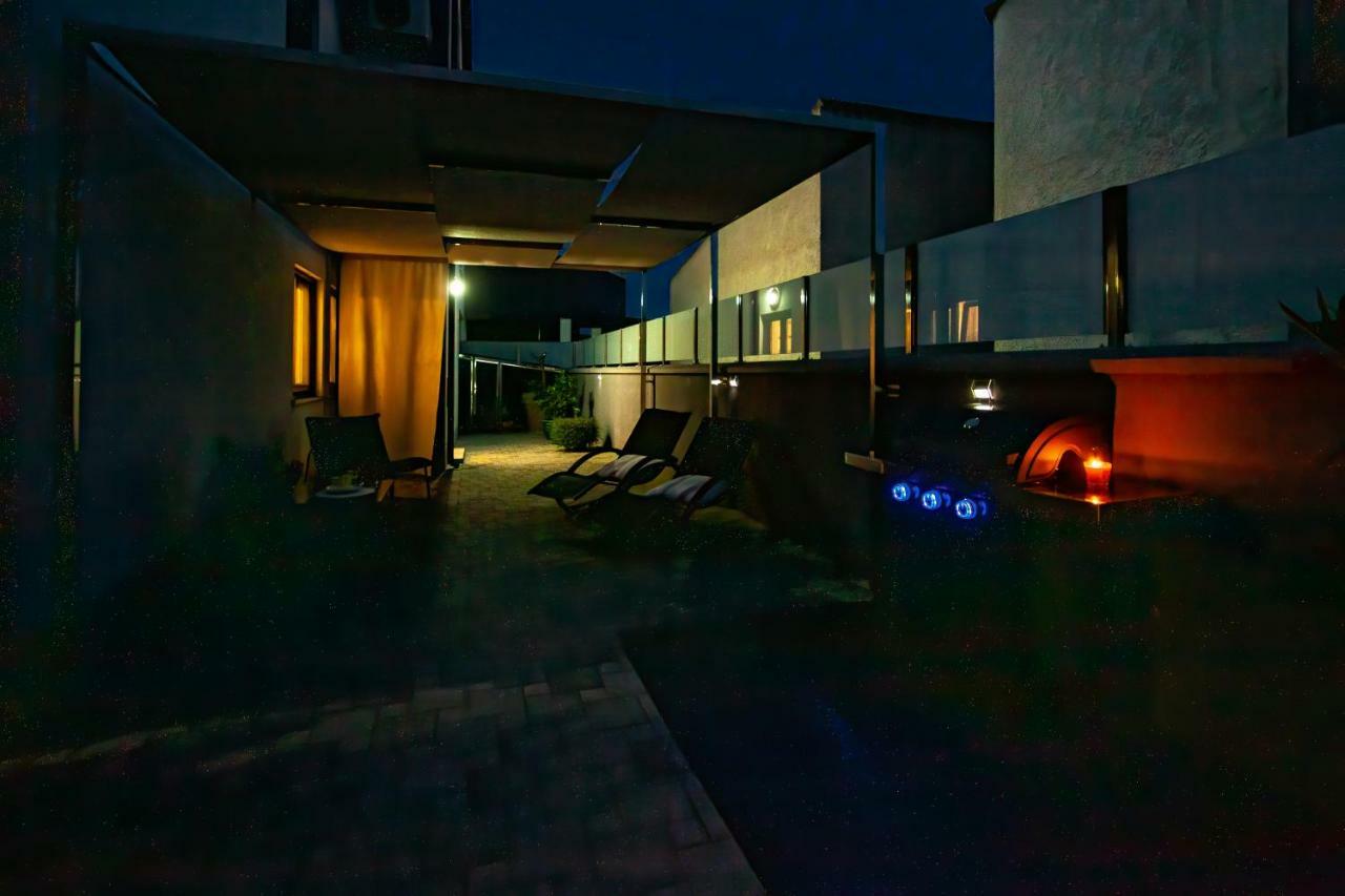 Apartman Nebo Pula Exterior photo
